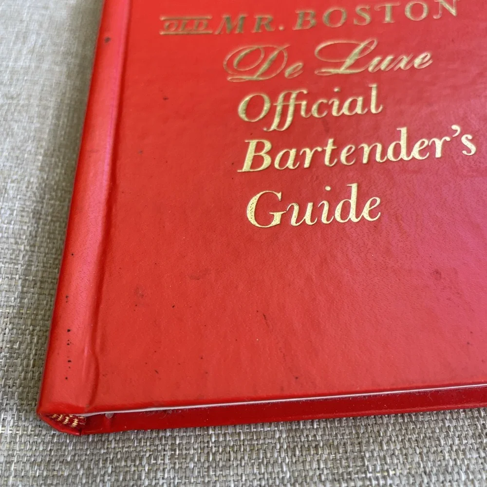 Old Mr. Boston DeLuxe Official Bartender's Guide 1967 Hardcover Book Vintage Red